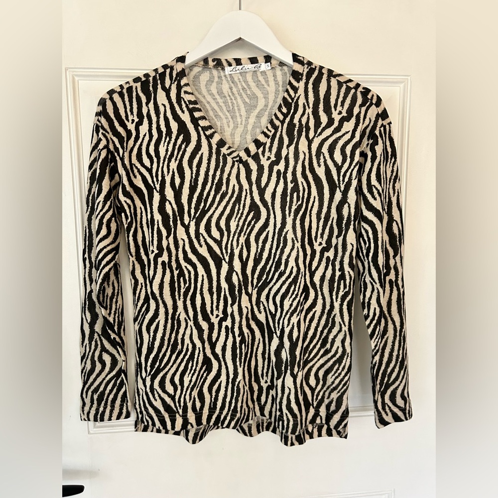 Lulu-B Black & Cream Zebra V-Neck Long Sleeve Top